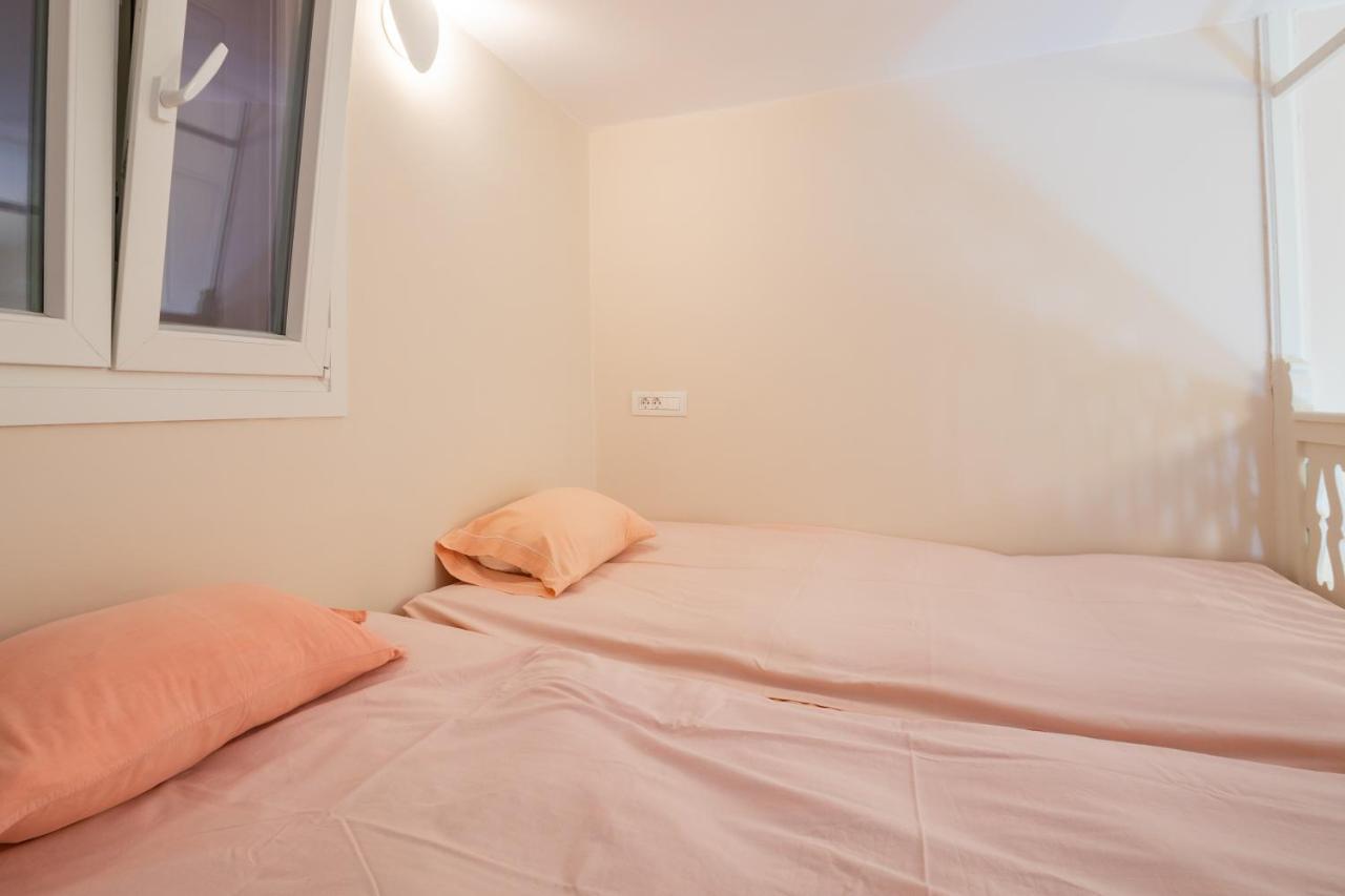 Annika'S Family House Apartment Aperion Bagian luar foto